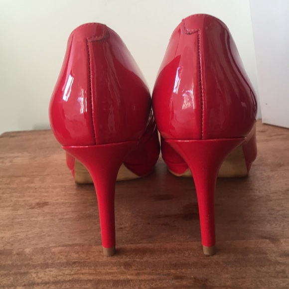 Nine West ruby red peep toe pump - Picture 5 of 5